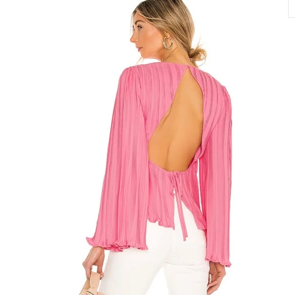 Song of Style X REVOLVE Open tie back blouse with lettuce hem details NWOT - Picture 16 of 16